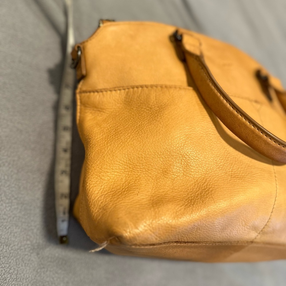 American Leather Company Camel Brown Zip Closure Medium Size handbag Purse. - Picture 8 of 15